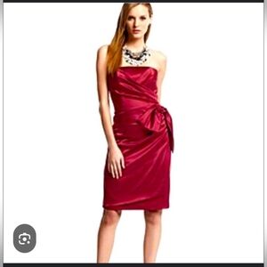 White House Black Market Red Burgandy Elegant Strapless Dress Size 4